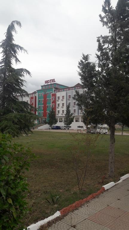Hotel Delta Yss 盖布泽 外观 照片