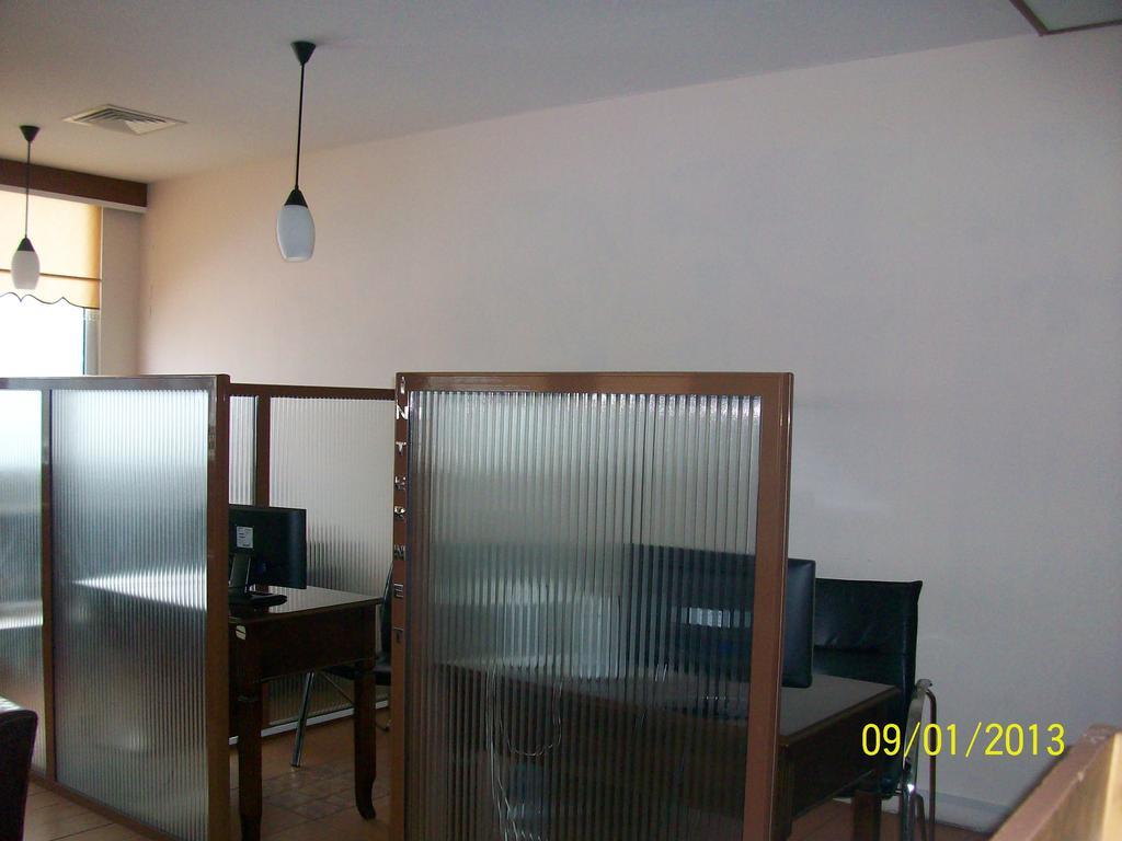 Hotel Delta Yss 盖布泽 外观 照片