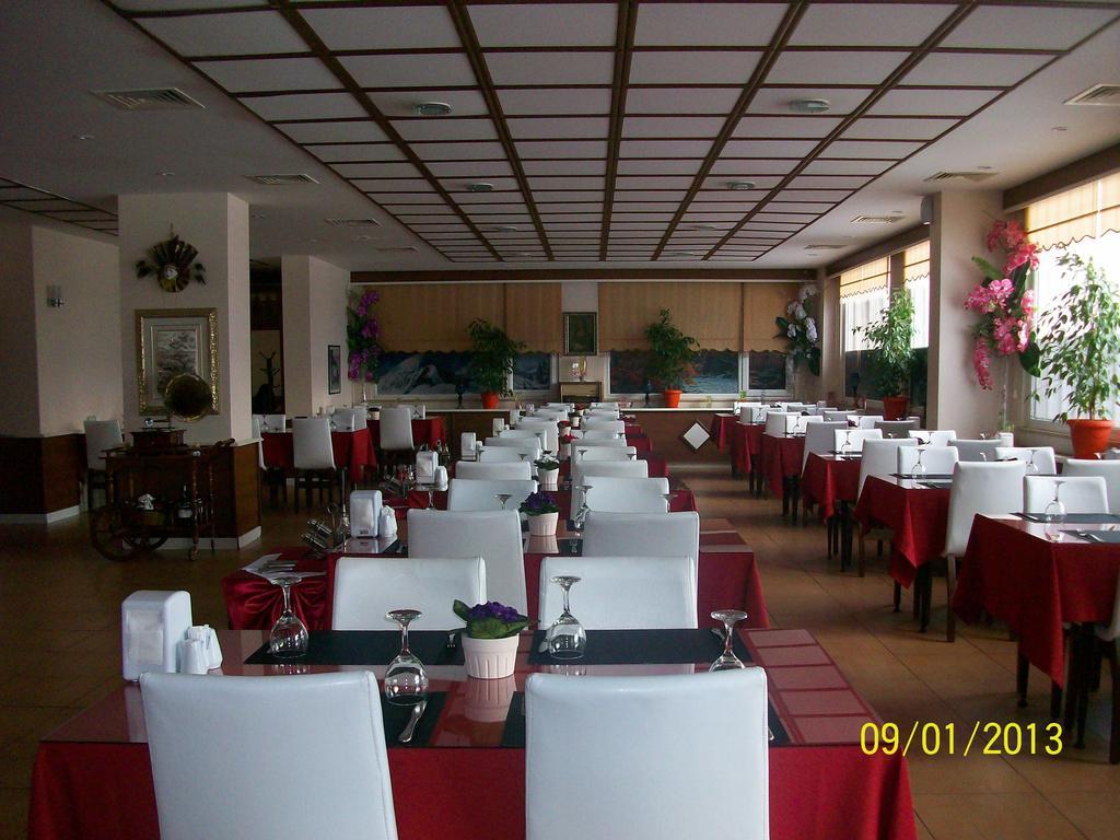 Hotel Delta Yss 盖布泽 外观 照片