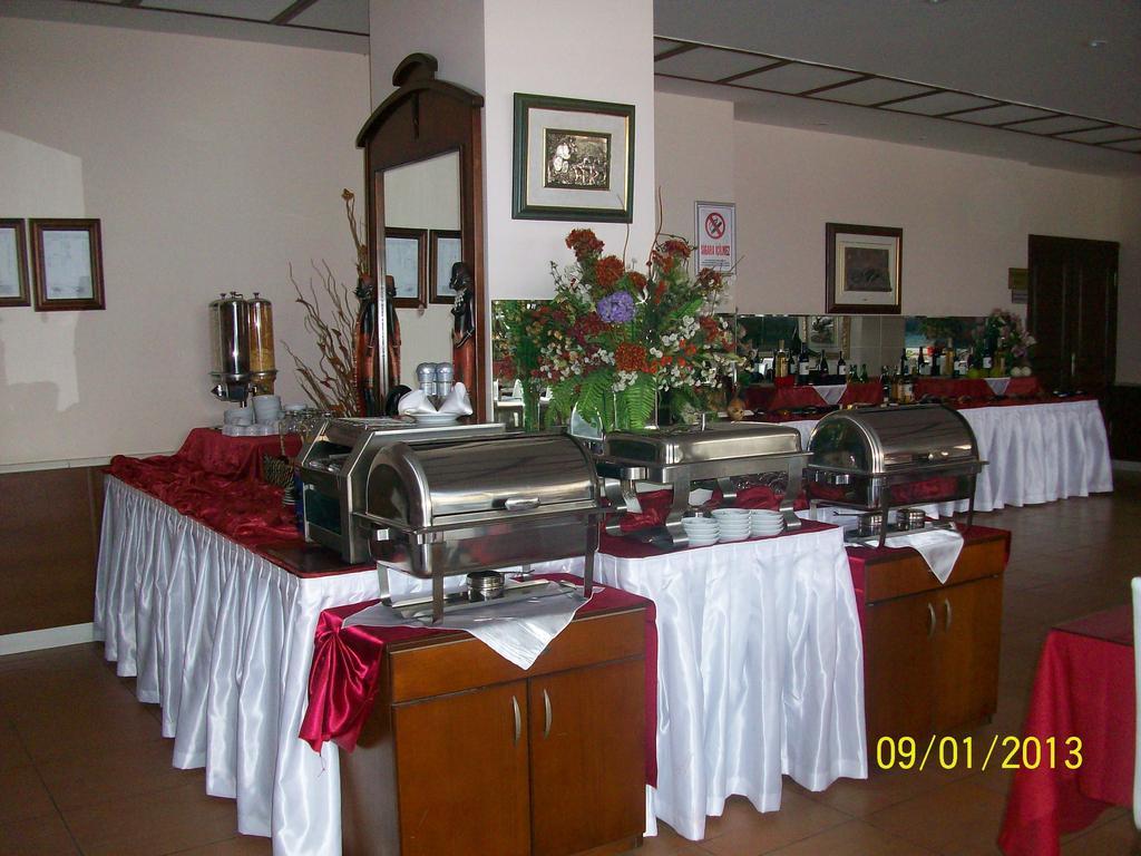 Hotel Delta Yss 盖布泽 外观 照片